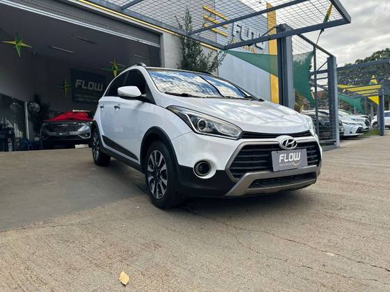 HYUNDAI HB20X 1.6 16V PREMIUM FLEX 4P AUTOMÁTICO HYUNDAI HB20X 1.6 16V PREMIUM FLEX 4P AUTOMÁTICO